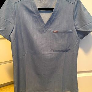 NWOT FIGS Catarina top (denim blue)